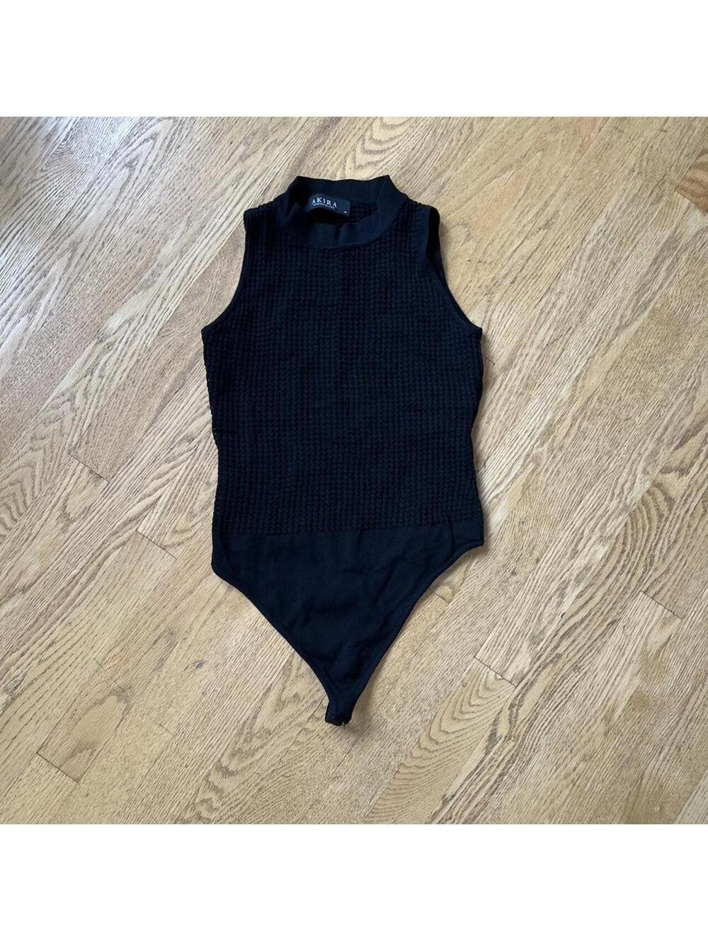 AKIRA black sleeveless bodysuit in a textured open-knit size medium